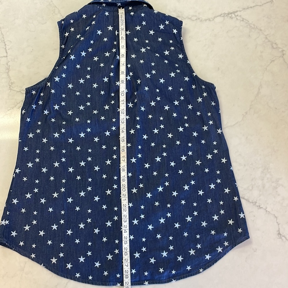 Women’s Lightweight Denim Look Stars Button Up Top . July 4th  Size Large New - Picture 4 of 6